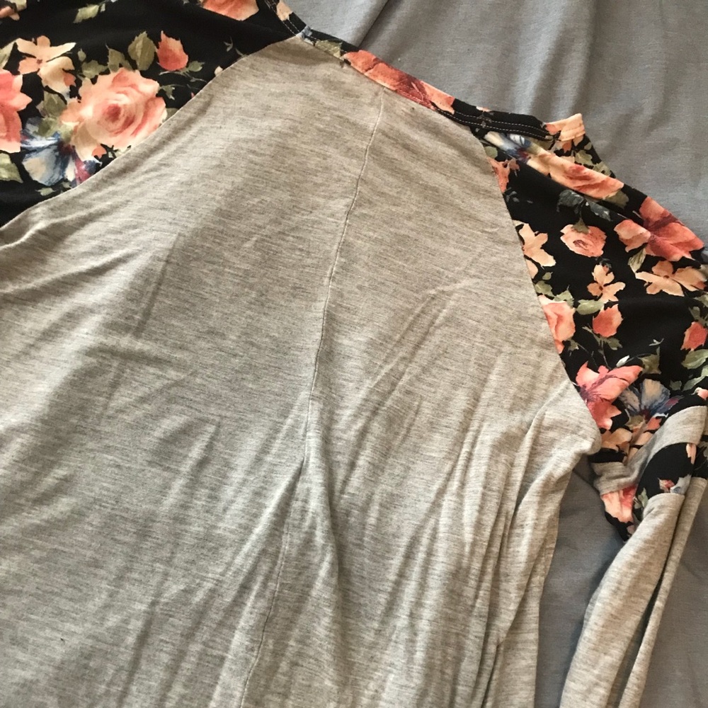 Cute floral sleeve detail top